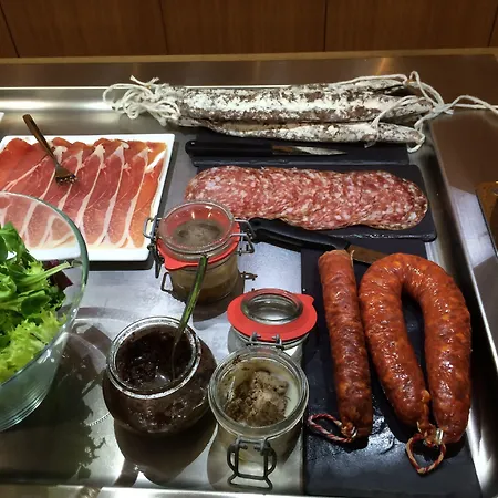 Ibis Styles Collioure 포르방드르